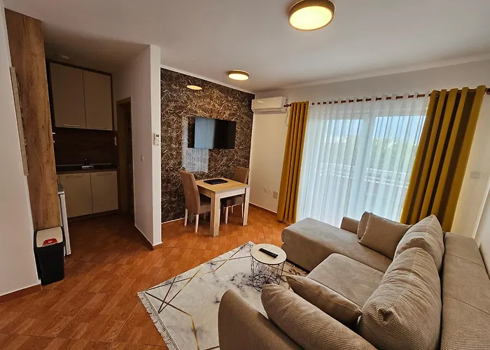 Dom M Apartments