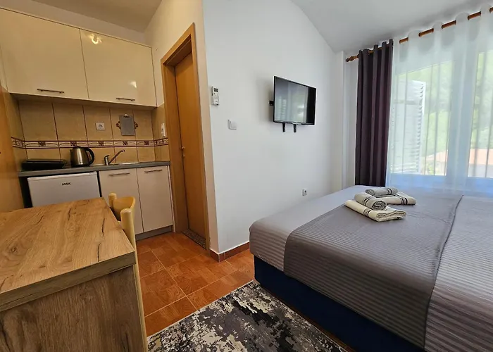 Dom M Apartments