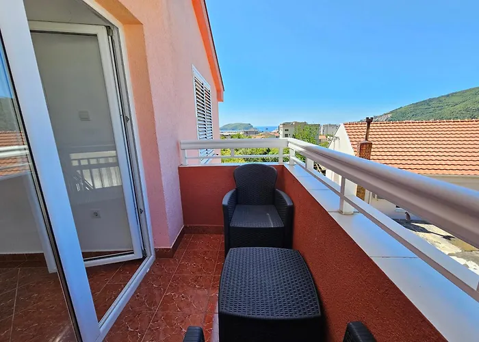Dom M Apartments