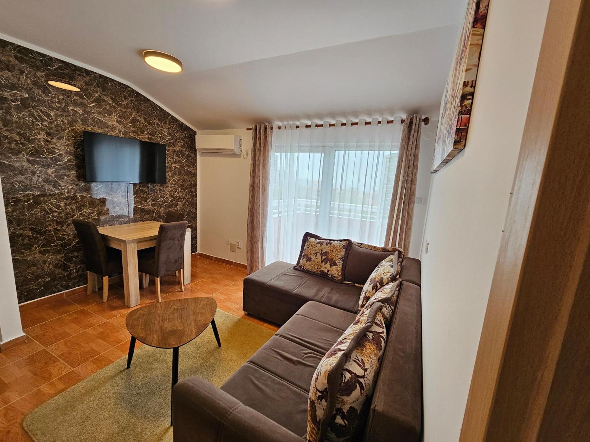 Apartment Dom M *
